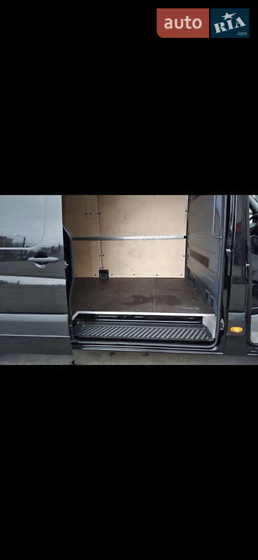 Вантажний фургон Mercedes-Benz Sprinter 2015 в Сваляві