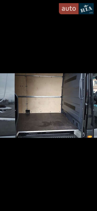 Вантажний фургон Mercedes-Benz Sprinter 2015 в Сваляві