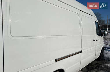 Грузовой фургон Mercedes-Benz Sprinter 2004 в 