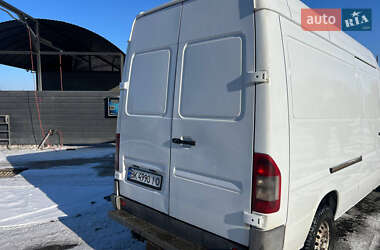Грузовой фургон Mercedes-Benz Sprinter 2004 в 