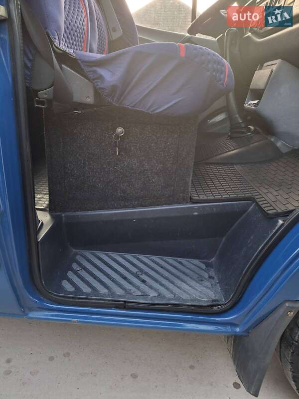 Грузопассажирский фургон Mercedes-Benz Sprinter 1999 в Романковцах