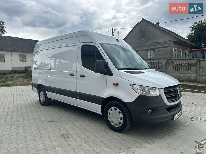 Вантажний фургон Mercedes-Benz Sprinter 2020 в Чернівцях