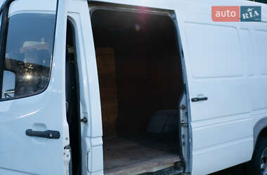Вантажний фургон Mercedes-Benz Sprinter 2005 в 