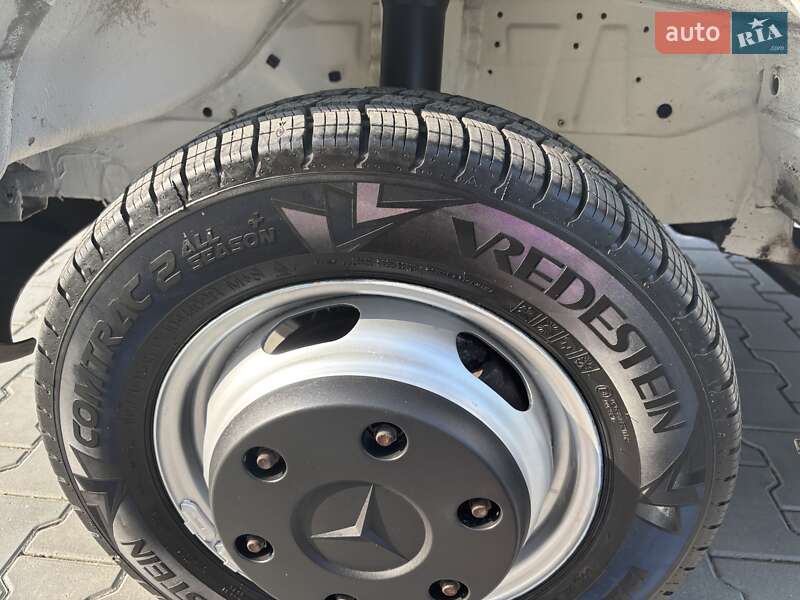 Вантажний фургон Mercedes-Benz Sprinter 2005 в Луцьку