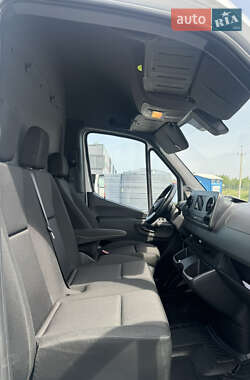 Грузовой фургон Mercedes-Benz Sprinter 2023 в 