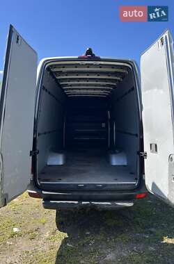 Грузовой фургон Mercedes-Benz Sprinter 2015 в 