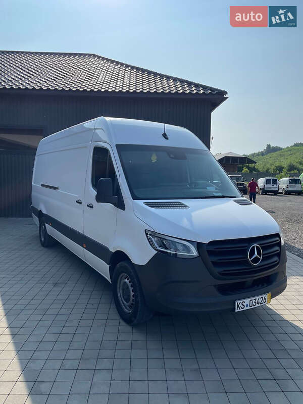 Грузовой фургон Mercedes-Benz Sprinter 2023 в 