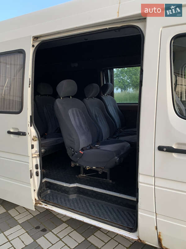 Вантажопасажирський фургон Mercedes-Benz Sprinter 2001 в Буську