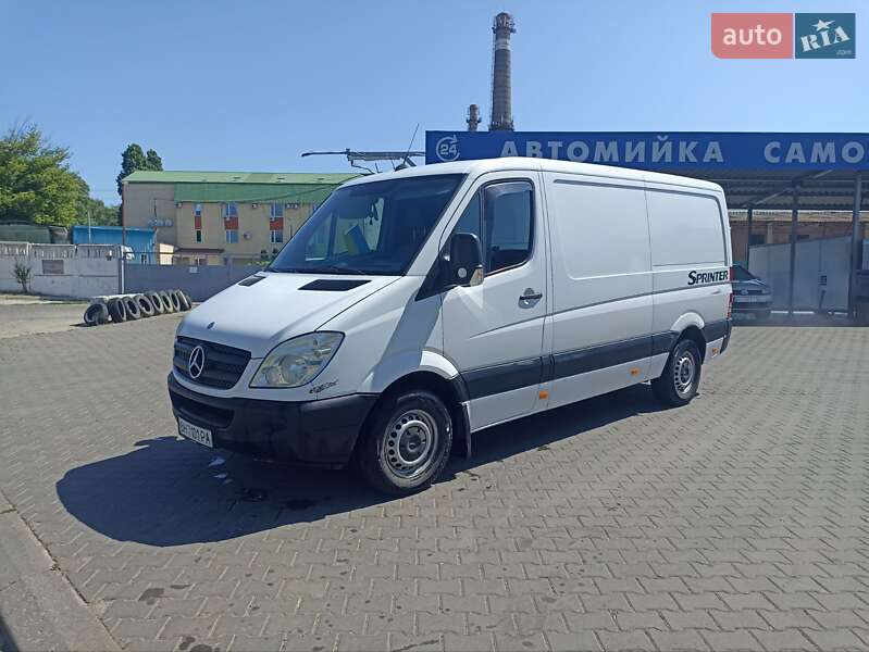 Грузовой фургон Mercedes-Benz Sprinter 2007 в 