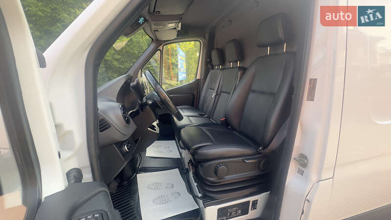 Грузовой фургон Mercedes-Benz Sprinter 2019 в Сваляве