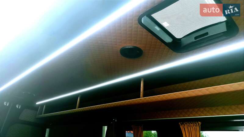 Вантажопасажирський фургон Mercedes-Benz Sprinter 2018 в Житомирі