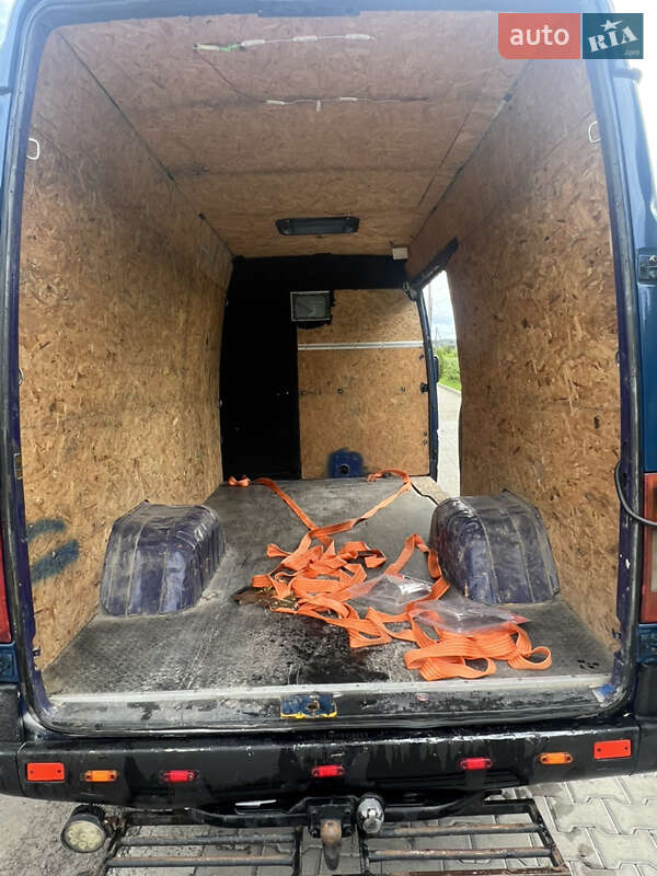 Грузовой фургон Mercedes-Benz Sprinter 2004 в Ровно