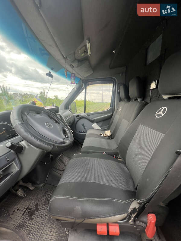 Грузовой фургон Mercedes-Benz Sprinter 2004 в Ровно