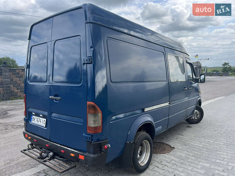 Грузовой фургон Mercedes-Benz Sprinter 2004 в Ровно