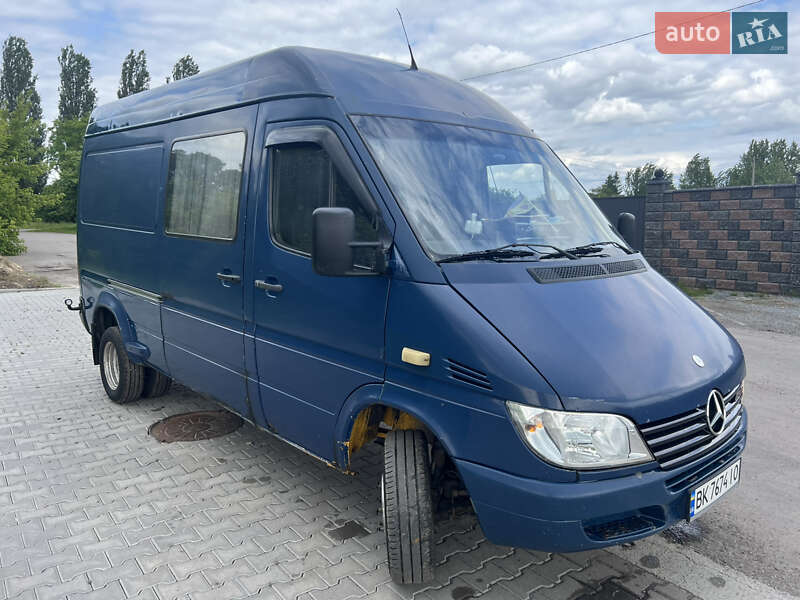 Грузовой фургон Mercedes-Benz Sprinter 2004 в Ровно