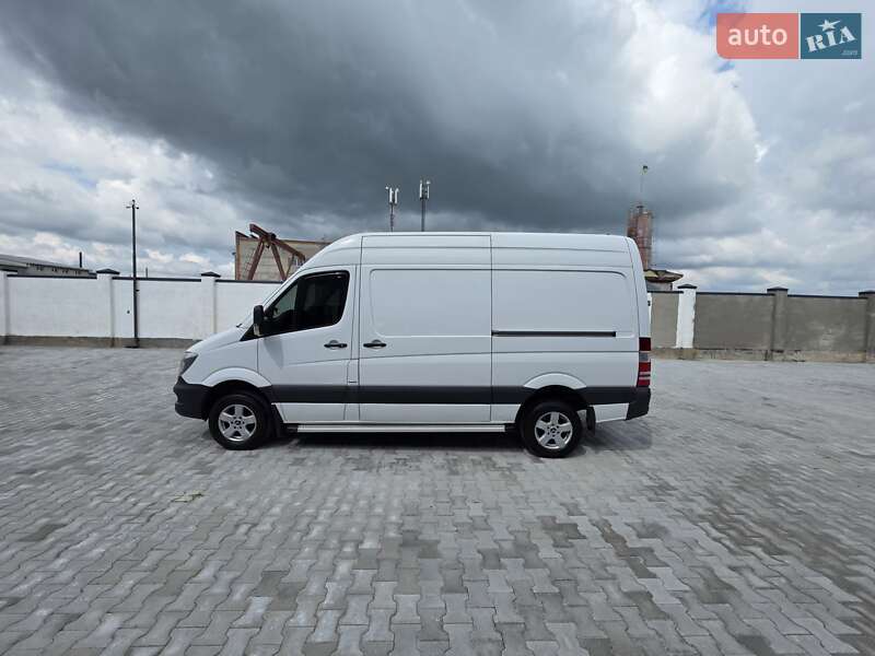 Грузовой фургон Mercedes-Benz Sprinter 2016 в Львове