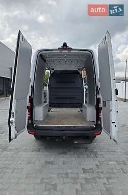 Грузовой фургон Mercedes-Benz Sprinter 2016 в 