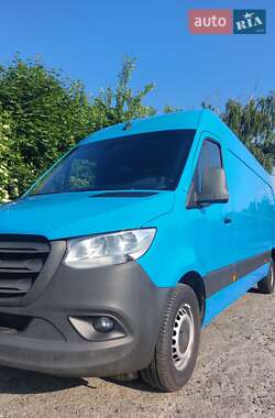 Грузовой фургон Mercedes-Benz Sprinter 2020 в 