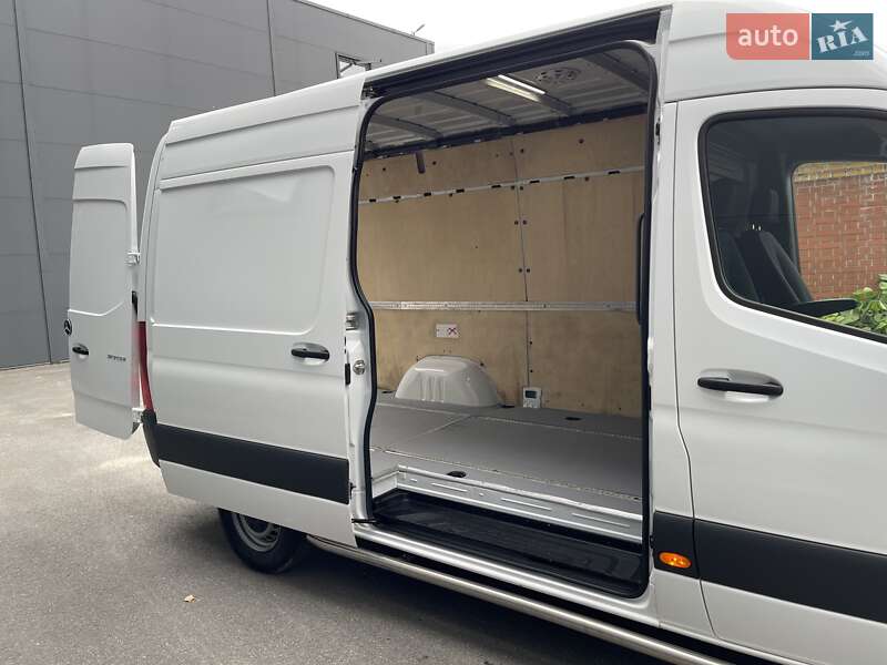 Грузовой фургон Mercedes-Benz Sprinter 2022 в Киеве