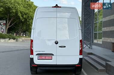 Грузовой фургон Mercedes-Benz Sprinter 2021 в 