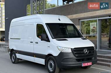 Грузовой фургон Mercedes-Benz Sprinter 2021 в 