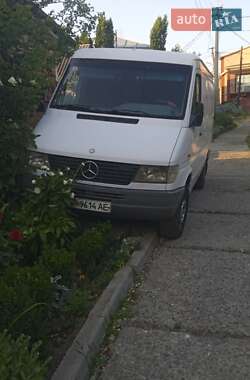 Грузовой фургон Mercedes-Benz Sprinter 1998 в 