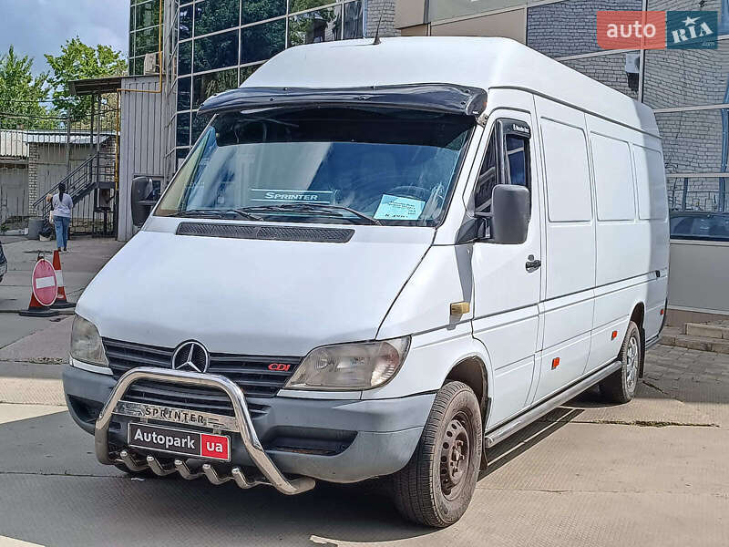 Mercedes-Benz Sprinter 2000