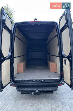 Грузовой фургон Mercedes-Benz Sprinter 2020 в 