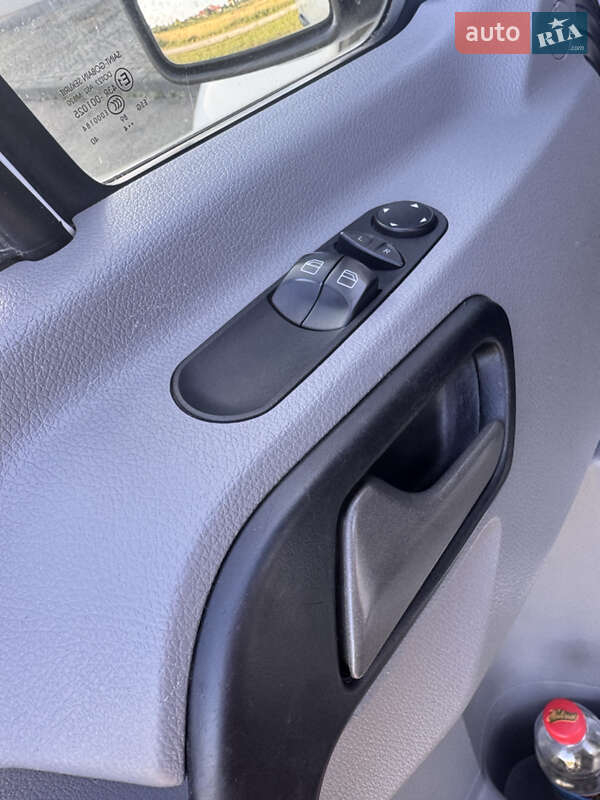 Вантажний фургон Mercedes-Benz Sprinter 2015 в Виноградові