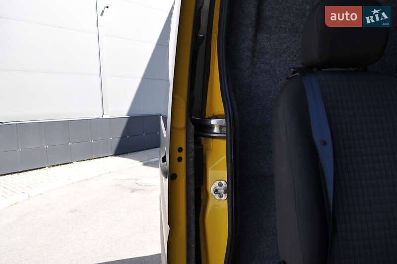 Грузопассажирский фургон Mercedes-Benz Sprinter 2016 в Киеве фото 43 Грузопассажирский фургон Mercedes-Benz Sprinter 2016 в Киеве