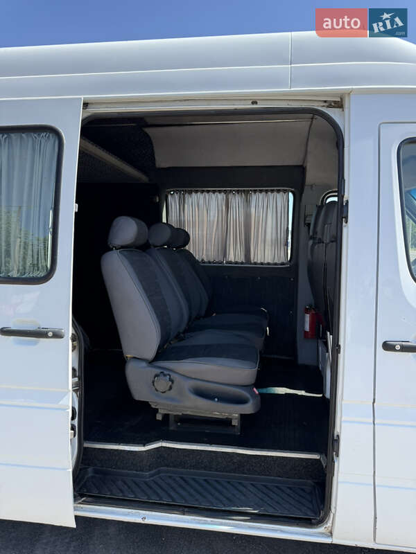 Грузопассажирский фургон Mercedes-Benz Sprinter 2005 в Вознесенске