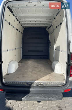 Грузовой фургон Mercedes-Benz Sprinter 2012 в 