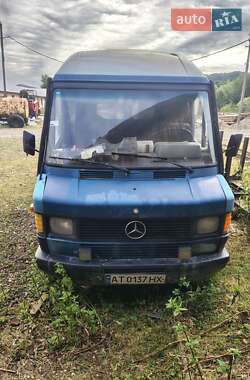Грузовой фургон Mercedes-Benz Sprinter 1994 в Вижнице