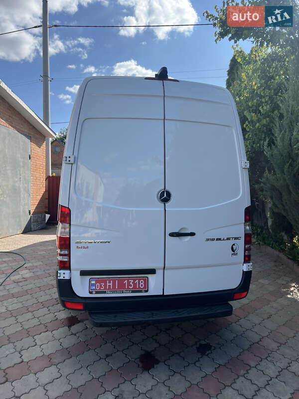 Вантажний фургон Mercedes-Benz Sprinter 2015 в Вінниці
