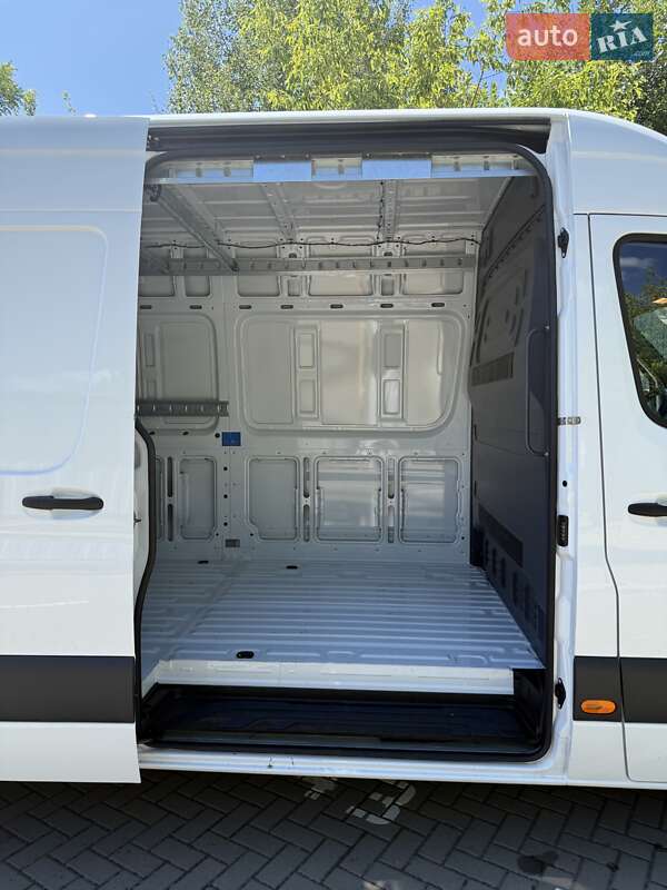 Грузовой фургон Mercedes-Benz Sprinter 2023 в Киеве