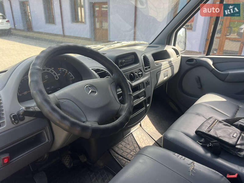 Вантажний фургон Mercedes-Benz Sprinter 2001 в Львові