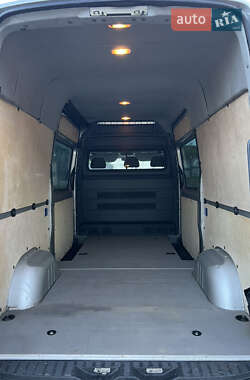 Грузовой фургон Mercedes-Benz Sprinter 2015 в 
