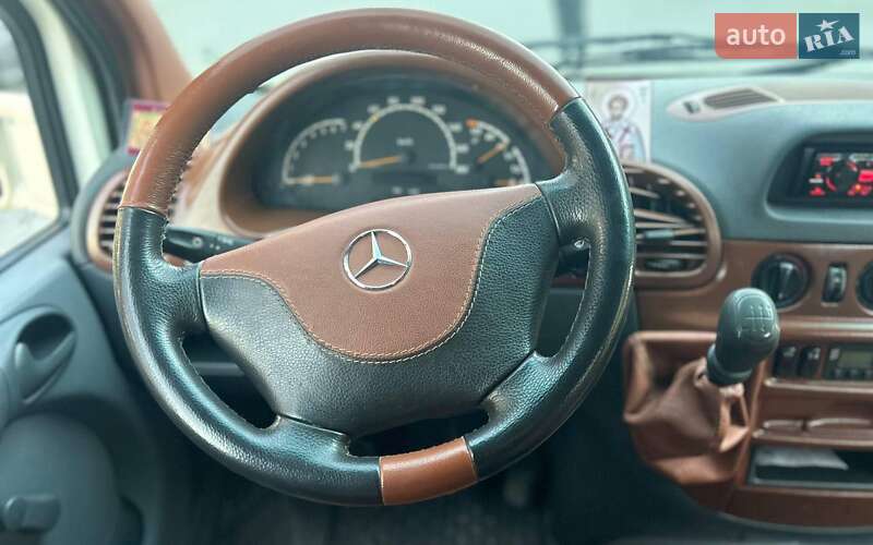 Грузовой фургон Mercedes-Benz Sprinter 2002 в Черновцах