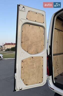 Грузовой фургон Mercedes-Benz Sprinter 2020 в 