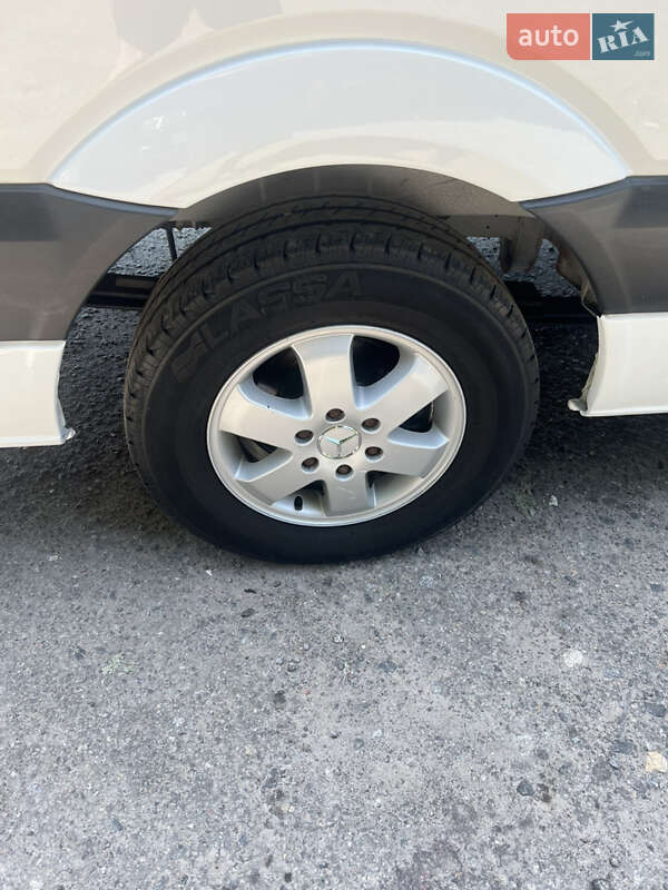 Вантажний фургон Mercedes-Benz Sprinter 2015 в Вінниці