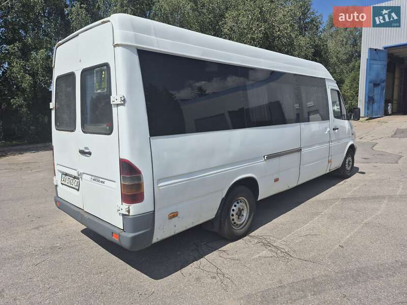 Приміський автобус Mercedes-Benz Sprinter 2000 в Харкові