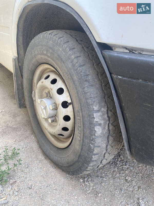 Грузовой фургон Mercedes-Benz Sprinter 1999 в Добровеличковке