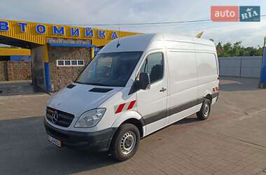 Грузовой фургон Mercedes-Benz Sprinter 2013 в 