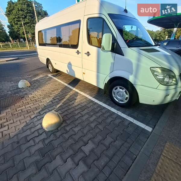 Пригородный автобус Mercedes-Benz Sprinter 2010 в Киеве