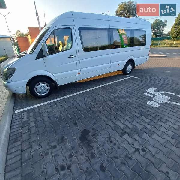 Пригородный автобус Mercedes-Benz Sprinter 2010 в Киеве