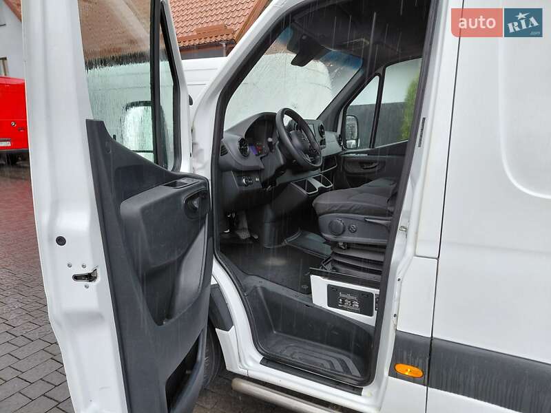Грузовой фургон Mercedes-Benz Sprinter 2022 в Долине