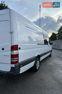Грузовой фургон Mercedes-Benz Sprinter 2015 в 
