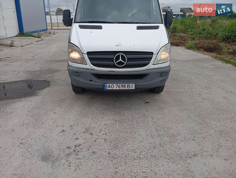 Грузовой фургон Mercedes-Benz Sprinter 2012 в Ужгороде
