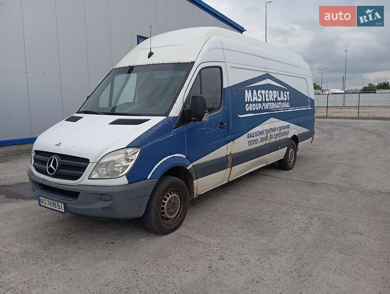 Грузовой фургон Mercedes-Benz Sprinter 2012 в Ужгороде