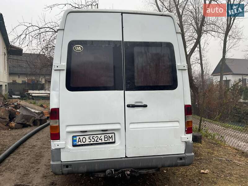 Микроавтобус Mercedes-Benz Sprinter 2000 в Хусте